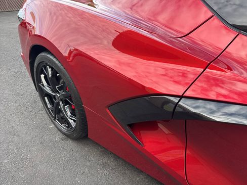 Used 2021 Chevrolet Corvette Stingray Premium Cpe w/ Z51 Performance Package RWD image 15
