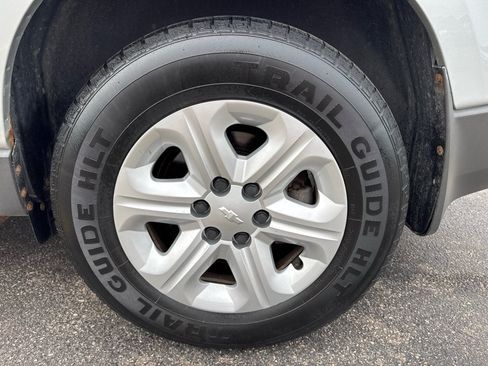 Used 2012 Chevrolet Traverse LS FWD image 9