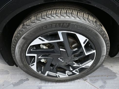 Certified 2025 Kia Sportage SX image 14