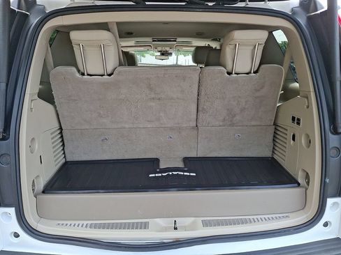 Used 2020 Cadillac Escalade Premium Luxury AWD/4WD image 30