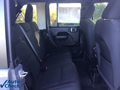 Used 2023 Jeep Wrangler Unlimited Rubicon image 15