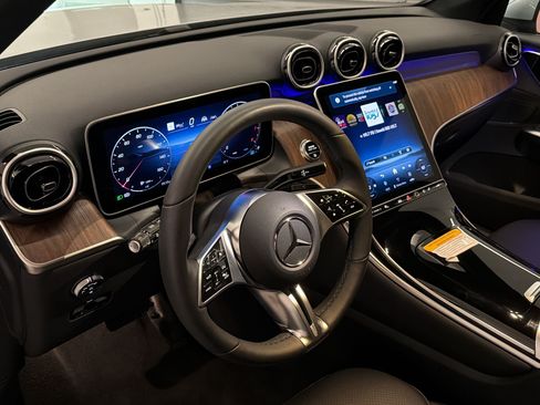 Certified 2026 Mercedes-Benz GLC 300 image 4