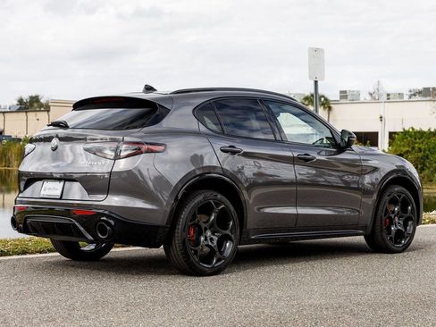 New 2025 Alfa Romeo Stelvio Sprint image 3