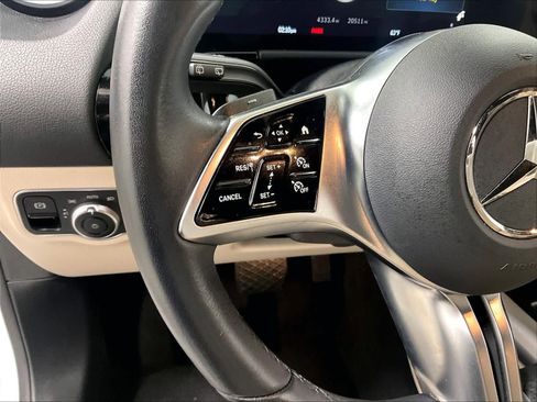 Used 2025 Mercedes-Benz GLA 250 4MATIC image 23