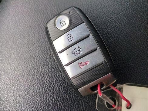 Used 2020 Kia Optima S image 26