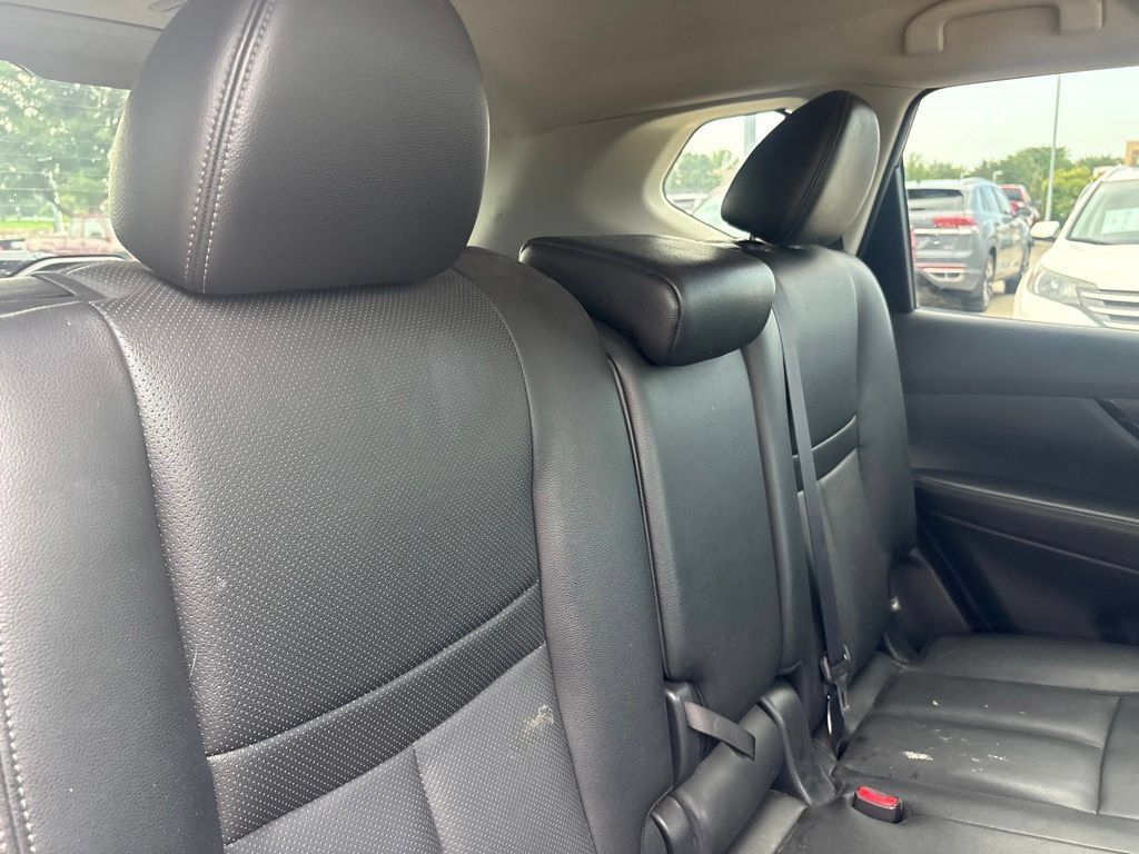 Used 2018 Nissan Rogue SL FWD image 30