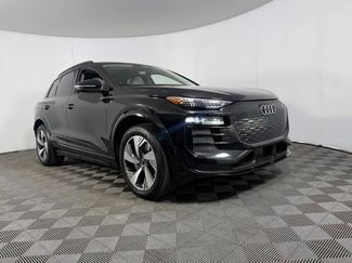 Used 2025 Audi Q6 e-tron Premium Plus w/ Premium Plus AWD/4WD video 3