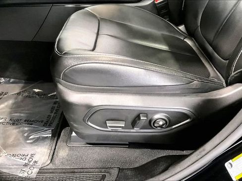 Used 2024 Jeep Grand Cherokee Limited w/ Luxury Tech Group II image 19