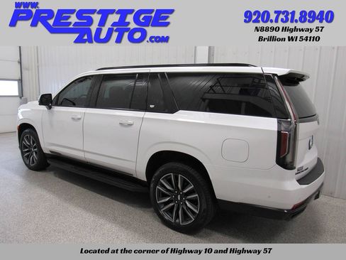 Used 2021 Cadillac Escalade ESV Sport w/ Heavy-Duty Trailer Package AWD/4WD image 2