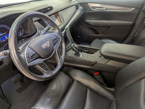 Used 2017 Cadillac XT5 Luxury w/ Driver Awareness Package image 4