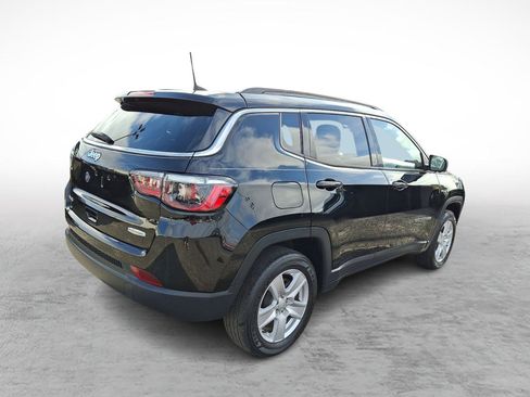 Used 2022 Jeep Compass Latitude w/ Sun and Sound Group AWD/4WD image 5
