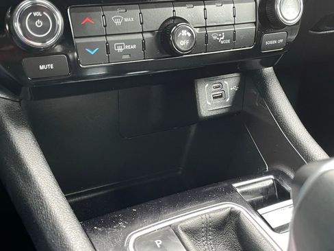 Used 2024 Jeep Compass Latitude AWD/4WD image 21