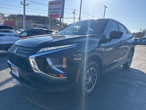 Used 2022 Mitsubishi Eclipse Cross ES image 3