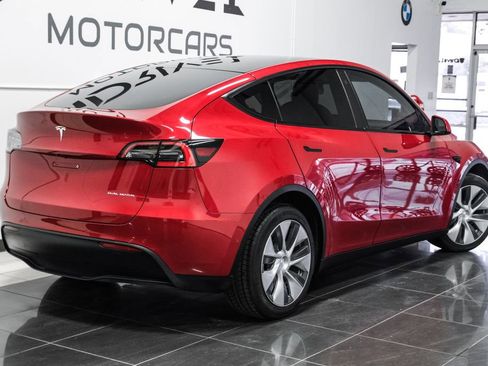 Used 2021 Tesla Model Y Long Range AWD/4WD image 10