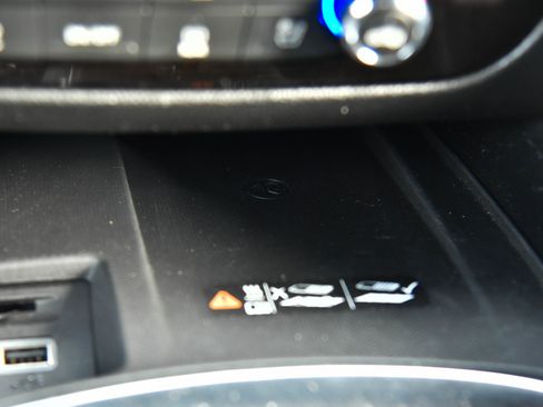 Used 2024 Buick Enclave Premium image 29