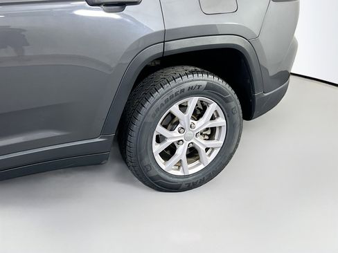 Used 2022 Jeep Grand Cherokee Limited AWD/4WD image 29