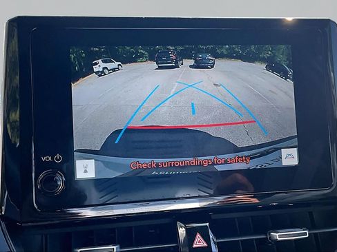 Used 2023 Toyota Corolla Cross XLE FWD image 27