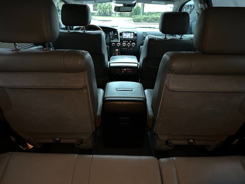 Used 2019 Toyota Sequoia Platinum image 25