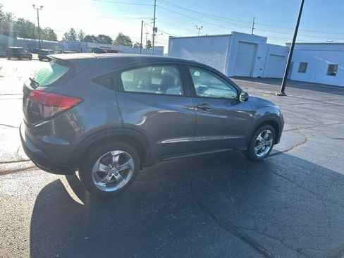 Used 2018 Honda HR-V LX image 8