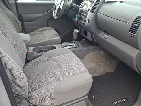 Used 2017 Nissan Frontier SV RWD image 22
