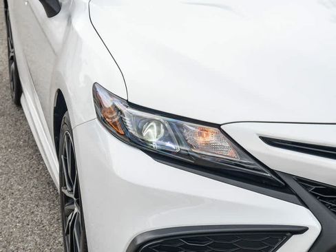 Used 2023 Toyota Camry SE FWD image 4