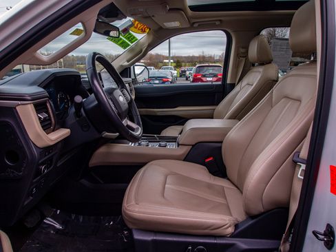Used 2024 Ford Expedition Max Limited image 12