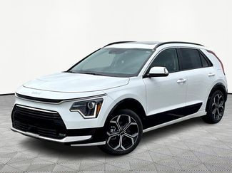 Used 2023 Kia Niro EX Touring video 1