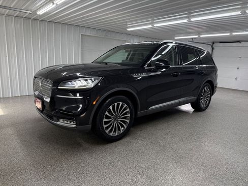 Used 2020 Lincoln Aviator Reserve w/ Elements Package Plus image 3