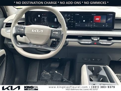 Used 2024 Kia EV9 Wind AWD/4WD image 2