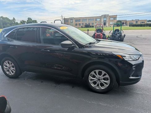 Used 2023 Ford Escape Active AWD/4WD image 4