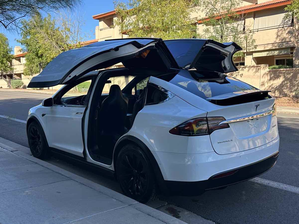 Used 2017 Tesla Model X 75D AWD/4WD image 10