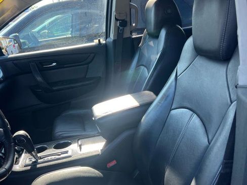 Used 2017 Chevrolet Traverse LT FWD image 9