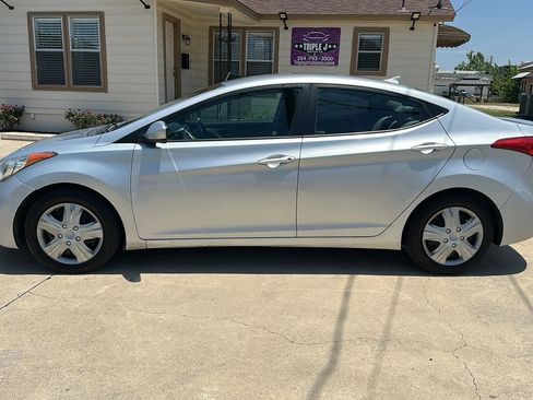 Used 2013 Hyundai Elantra GLS image 2