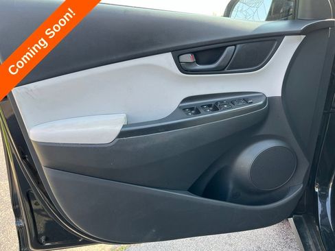 Used 2023 Hyundai Kona SE w/ Cargo Package FWD image 15