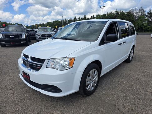 Used 2019 Dodge Grand Caravan SE w/ UConnect Hands-Free Group FWD image 1