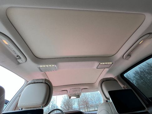 Used 2020 Mercedes-Benz S 560 4MATIC Sedan image 24