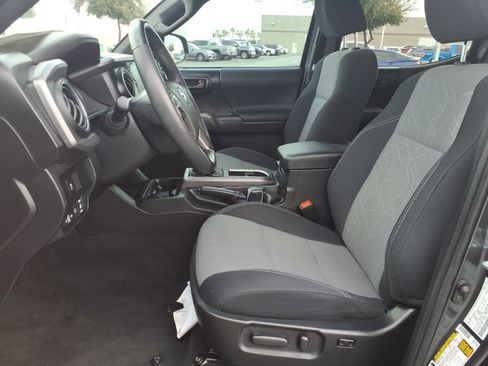 Certified 2023 Toyota Tacoma TRD Off-Road image 19