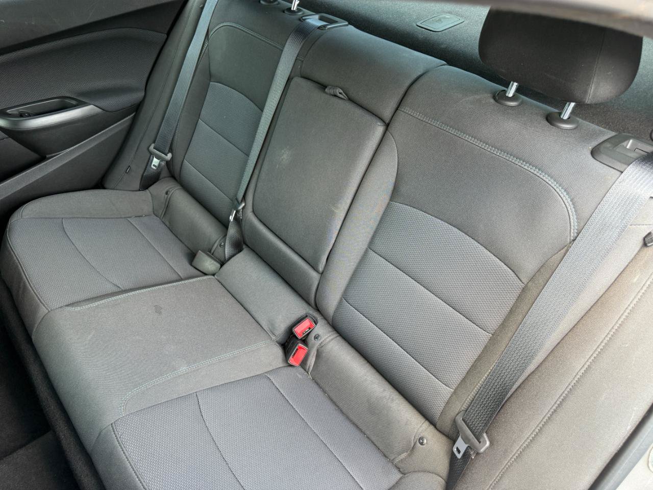 Used 2018 Chevrolet Cruze LT w/ Convenience Package FWD image 31