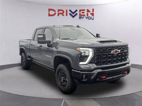 New 2026 Chevrolet Silverado 2500 ZR2 AWD/4WD image 2