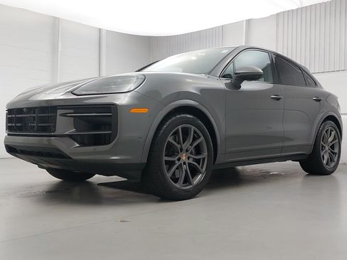 Certified 2026 Porsche Cayenne Coupe AWD/4WD image 1