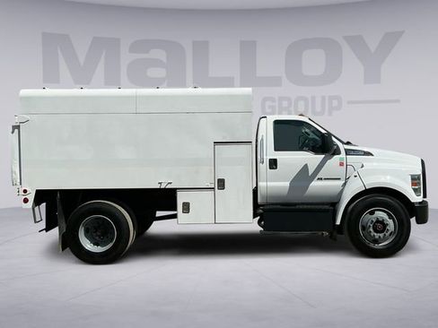 Used 2016 Ford F750 2WD Regular Cab Super Duty image 6