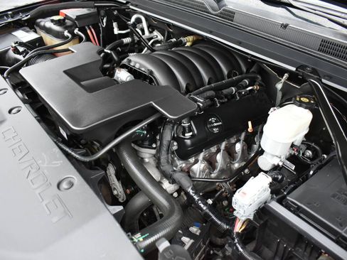 Used 2019 Chevrolet Suburban LT AWD/4WD image 51