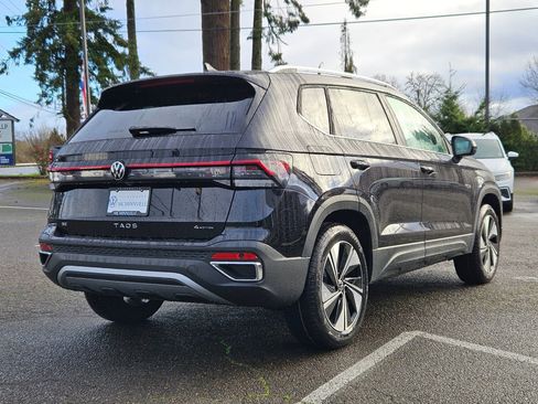New 2025 Volkswagen Taos SE image 5