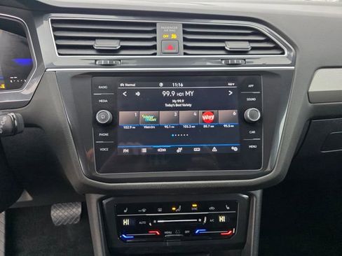Used 2024 Volkswagen Tiguan SE image 20