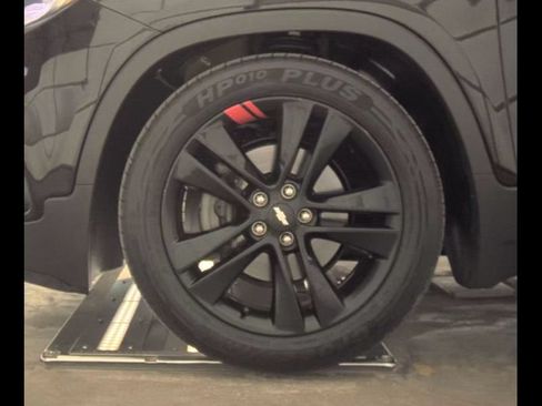 Used 2019 Chevrolet Trax LT w/ Redline Edition FWD image 25