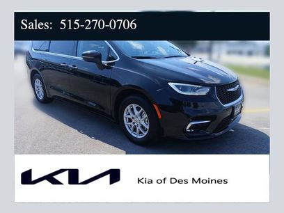 Used 2023 Chrysler Pacifica Touring-L