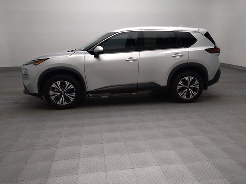 Used 2021 Nissan Rogue SV FWD image 2