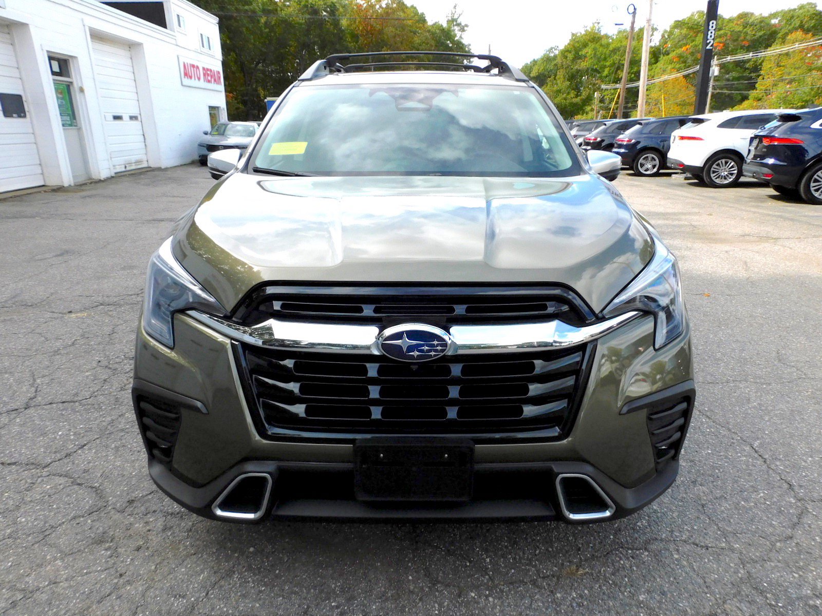 Used 2023 Subaru Ascent Touring AWD/4WD image 8