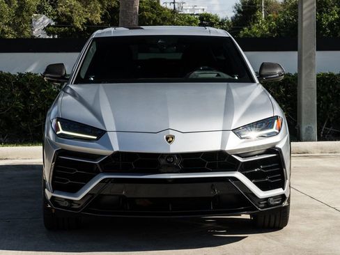 Used 2022 Lamborghini Urus image 12