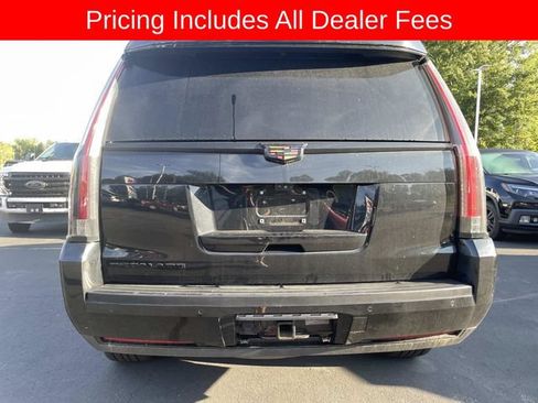 Used 2017 Cadillac Escalade Luxury AWD/4WD image 6